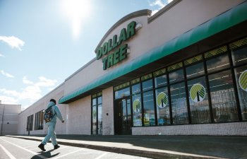 Dollar Tree geri çağırıldıqdan sonra qurğuşunla ləkələnmiş alma püresi satmağa davam edir