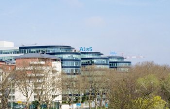 Atos Saga ECB-ni vurur