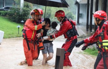 Çində 628 mindən çox insan tayfun səbəbindən fəlakət zonasında qalıb