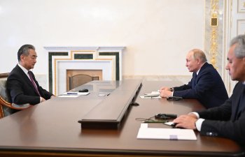 Putin Çinin xarici işlər naziri Van Yi ilə görüşüb