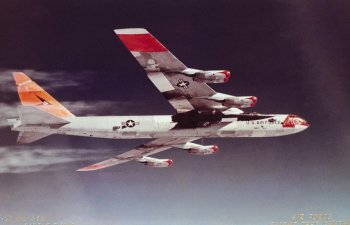 Amerika B-52H, sələfinin şərəfinə tarixi bir rəng aldı