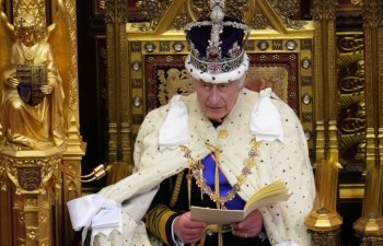 Britaniya monarxının məhkəməsində onun ölümünə hazırlaşırlar