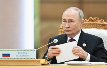 Putin Türkmənistandakı forum iştirakçılarını BRİKS sammitinə dəvət edib