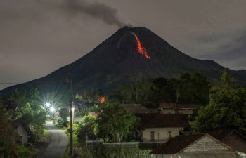 İndoneziyadakı Merapi vulkanı yenidən püskürməyə başlayıb