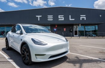 Tesla yeni "Drive-In Diner Supercharger" stansiyasını təqdim edir