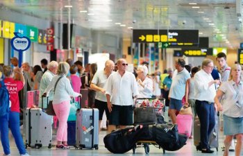 Azərbaycana turist axını: Ötən il əcnəbilərin sayı 25,9% artıb