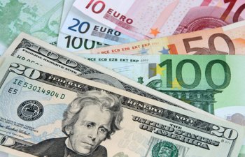 Dolların kursu son dövrlərin ən kəskin enişini yaşayıb