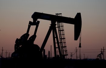 Brent neftinin qiyməti 2021-ci ilin avqustundan bəri ilk dəfə bir barel üçün 65 dollardan aşağı düşüb