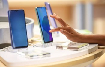 Azərbaycana Hindistandan smartfon idxalı xeyli azalıb