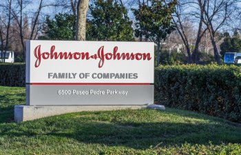 Johnson & Johnson rüblük xalis mənfəətini üç dəfədən çox artırdı
