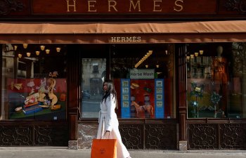 Hermes LVMH-ni ötərək Dünyanın Ən Dəyərli Dəbdəbəli Məhsullar Brendinə çevrilir