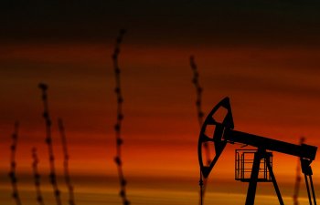 Brent qırmızıda qalır və bir barel üçün 64,79 dollara satılır