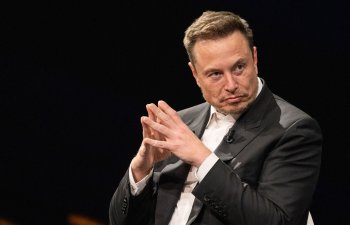 İlon Mask dövlət işindən çəkilir: Tesla-nın gəliri 71% azalıb