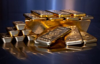 Qızıl dünən rekord dörd illik enişdən sonra 1,5% bahalaşıb