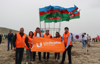 Unibank ağacəkmə aksiyasında iştirak edib