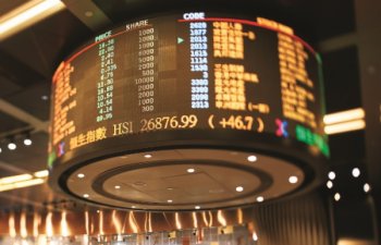 Hong Kong Exchange operatoru rüblük mənfəət və gəliri rekordlara çatdırır