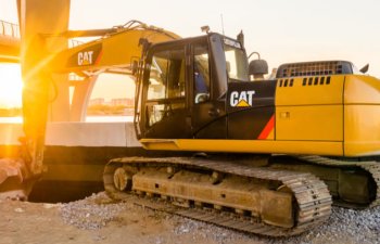 Caterpillar-ın xalis mənfəəti birinci rübdə 1,4 dəfə azalıb