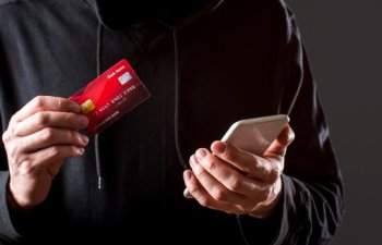 Mayın 1-də vətəndaşların bank kartlarından kiber hücumla oğurluq edilib