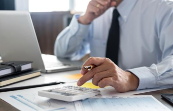 Azərbaycanda orta sahibkarlıq subyektlərinə verilən kreditlərin həcmi 3,3% azalıb