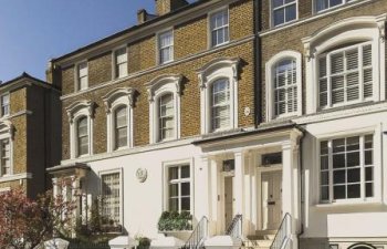 Böyük Britaniyada ev qiymətləri may ayında gözləniləndən çox artıb
