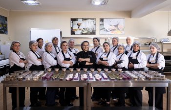 Şəhid və müharibədə yaralananların ailə üzvləri üçün peşə təlimləri
davam etdirilir