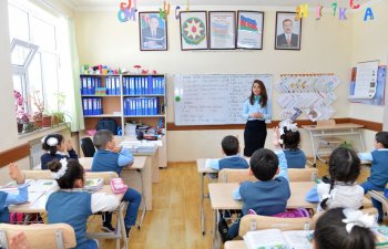 Bakıda müəllimlərin orta aylıq maaşı 1065 manat olub