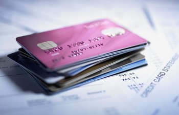 Azərbaycanda bank kartlarının sayı 17% artıb