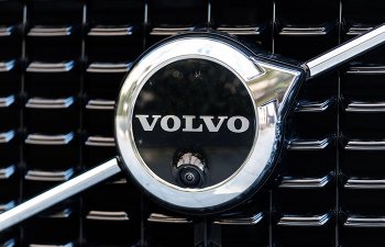 Volvo Cars, birdəfəlik silinmə səbəbindən ikinci rübün xalis zərərini açıqlayır