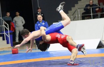 Azərbaycanın iki güləşçisi U-17 dünya çempionatında finala yüksəldi