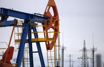 Goldman Sachs analitikləri neftin qiyməti ilə bağlı proqnozları təkrarlayır, lakin tələb üçün risklər görürlər