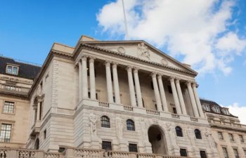 İngiltərə Bankı gözlənildiyi kimi əsas faiz dərəcəsini 25 bps azaldaraq 4%-ə endirib