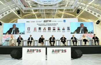 Birinci Azərbaycan Beynəlxalq İnvestisiya Forumu çərçivəsində plenar sessiya keçirilib