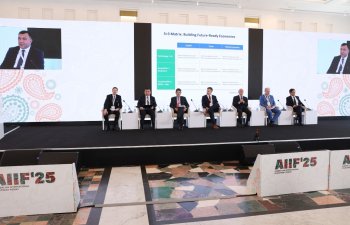 İnvestisiya Forumu panel sessiyalarla davam edir