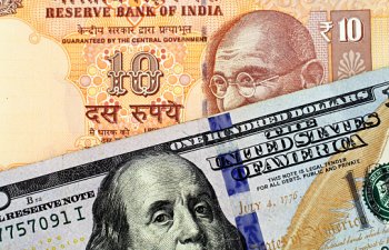 Hindistan rupiyası ABŞ dolları qarşısında tarixi minimum səviyyəyə enib