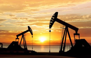 Dünya neft bazarında Brent və WTI qiymətləri ucuzlaşıb