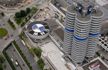 BMW 2025 Proqnozunu Aşağı Salıb