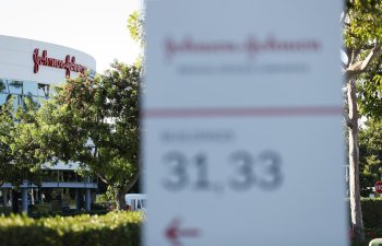 Johnson & Johnson-un üçüncü rübdəki gəliri gözləntiləri üstələdi.
