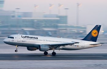 Lufthansa-nın rüblük xalis mənfəəti azalıb, gəlir isə artıb.