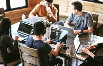 Akselerasiya Proqramında SOCAR və PAŞA-da işlə təmin olunan gənclərin sayı artır - DOST Agentliyi