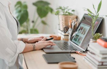 DOST-un rəqəmsal platformaları gənclərin məşğulluq imkanlarını artırır - AÇIQLAMA