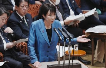 Baş Nazir Takaiçinin Qərarı və Çinin Tənqidləri