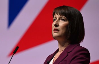 Reeves vergi və xərcləmə planını “tarixi” adlandırdı