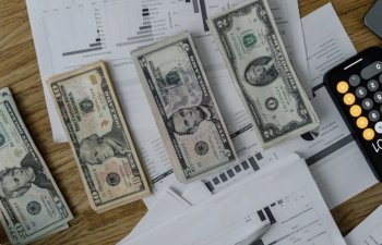 OECD 2025-ci ildə qlobal ÜDM artımı proqnozunu 3,2% səviyyəsində saxlayır