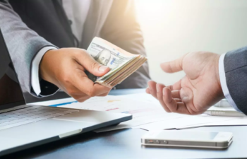 Azərbaycanda iri sahibkarlığa verilən kreditlər artıb