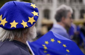 Avrozona sakinləri avronun üstünlüklərini qiymətləndirir