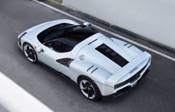 Hibrid gücə malik yeganə Ferrari SC40 Maranelloda nümayiş olunur