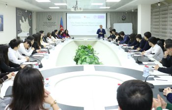 İİTKM-də Ulu Öndər Heydər Əliyevin anım gününə həsr olunmuş seminar keçirilib