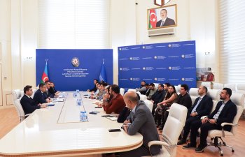 Agentlik məişət texnikası satan sahibkarlarla görüş keçirdi