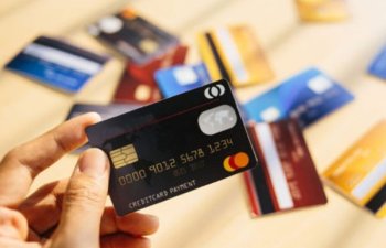 Azərbaycanda lokal kartlarla əməliyyatların sayı azalıb, həcmi isə artıb