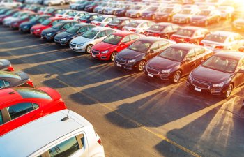 Rusiyada yeni minik avtomobillərinin satışı 15,2% azalıb